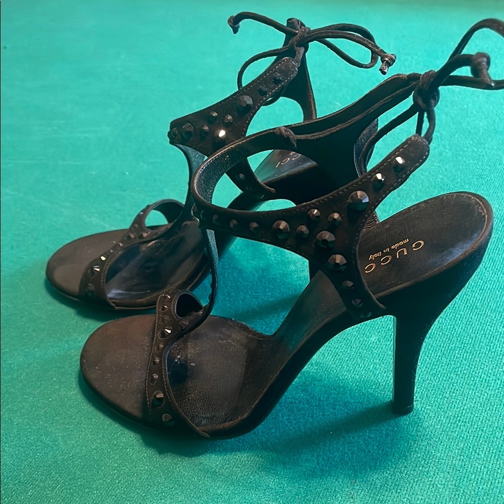 Gucci Black Crystal Suede T-Strap Women's Sandals - Picture 3 of 9